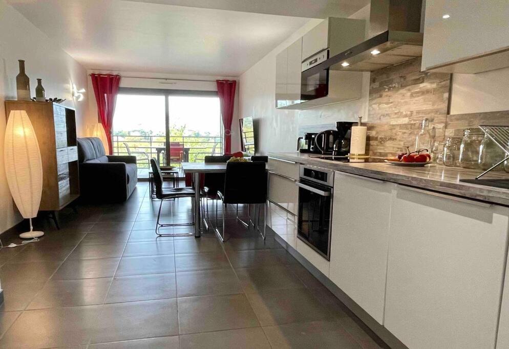 Superbe Appartement, Piscine, Vue Mer Et Montagnes Antibes Exterior foto