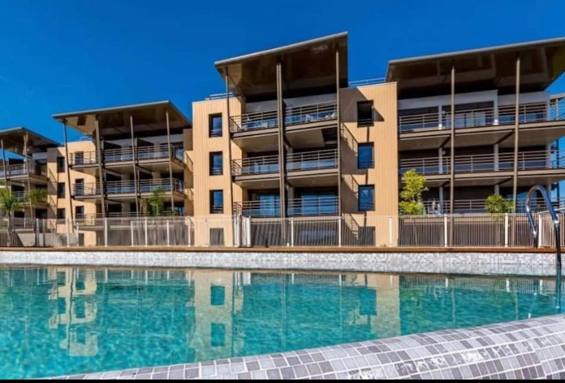 Superbe Appartement, Piscine, Vue Mer Et Montagnes Antibes Exterior foto